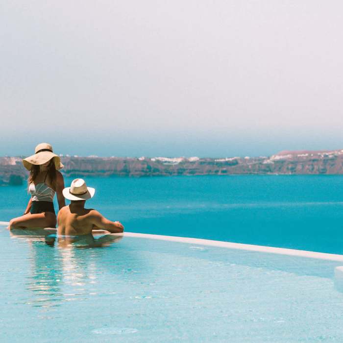 Romantic Hotel In Santorini With Sunset View